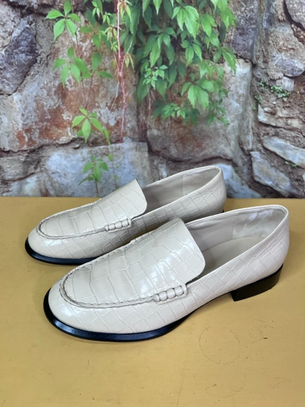 VINCE Bone Leather Croc Embossed Loafers, 9M/40 - Picture 3 of 13